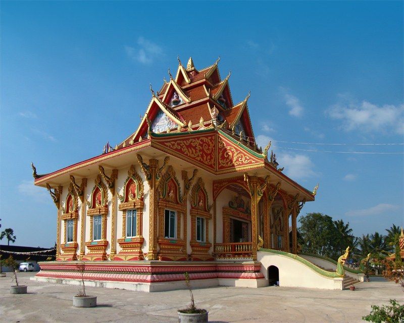 The gilded stupa of That Inghang