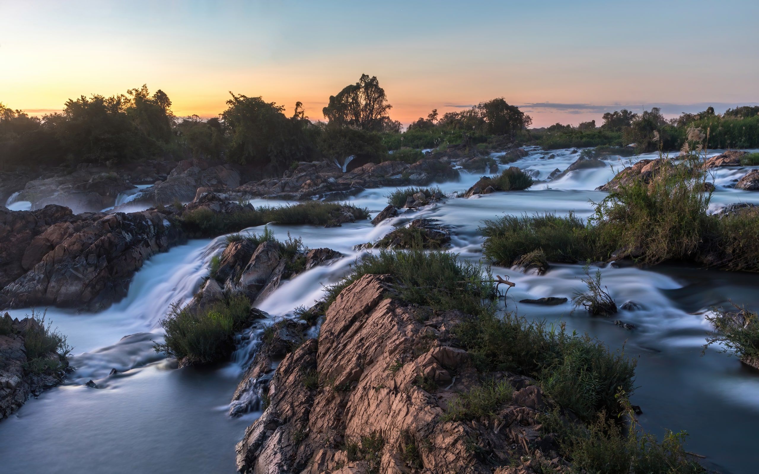 Li Phi falls on Don Khon island at dusk