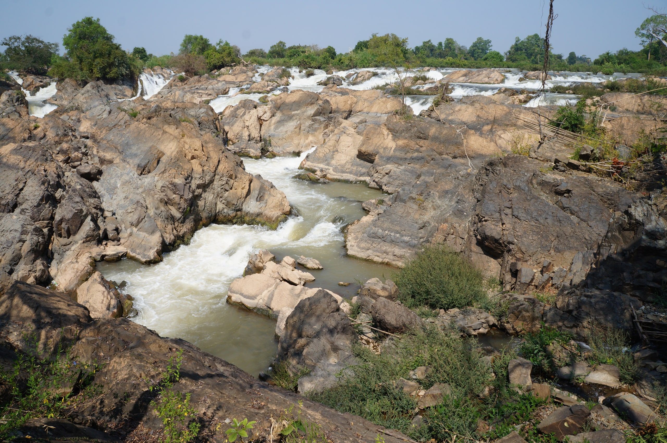 The rocks and cascades of the Khone falls